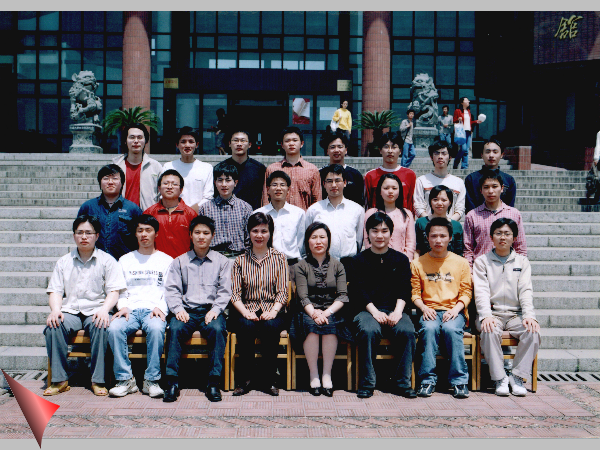 2005年机械与动力工程学院F0102501班毕业照