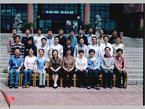 2005年机械与动力工程学院F0106101班毕业照